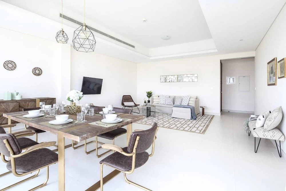 Superior + Luxurious 3BR - Sleeping 8! New!