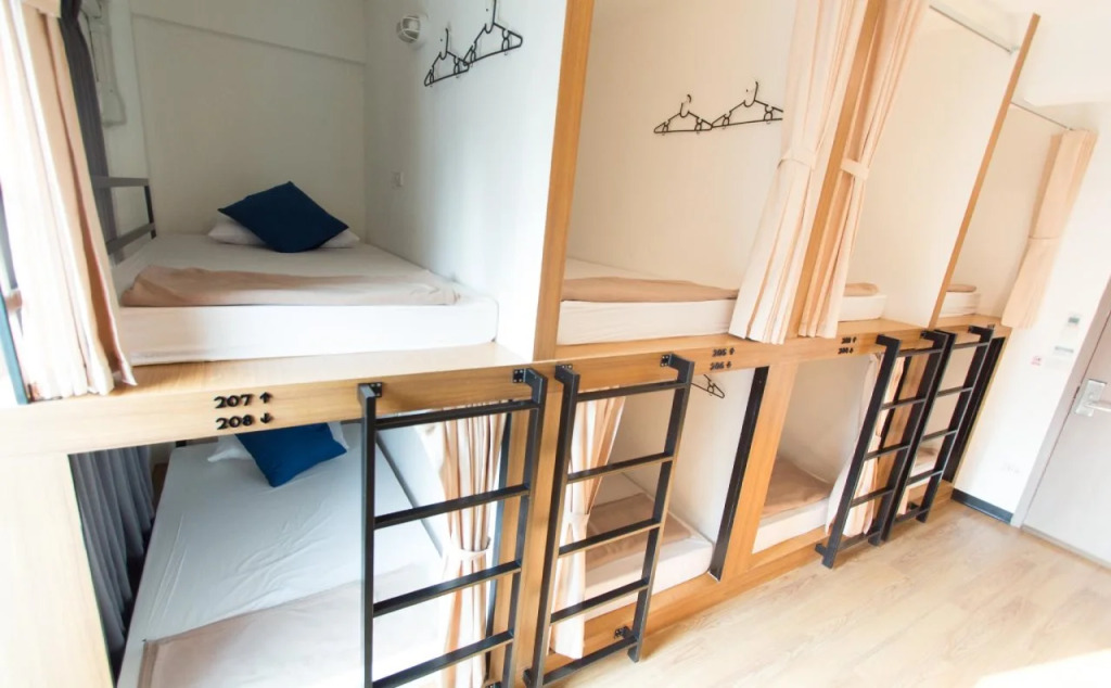 Pier 49 Hostel