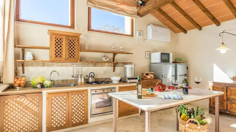 Villa Le Chiarne 22, Emma Villas