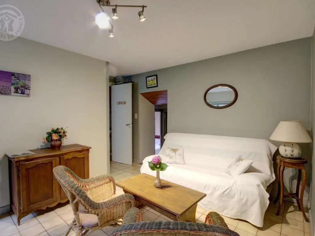Gîte charmant à Saint-Didier-sur-Rochefort, animaux acceptés, idéal pour 4 personnes - FR-1-496-12