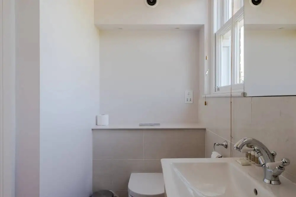 Large riverside 4BR apartment near Canary Wharf