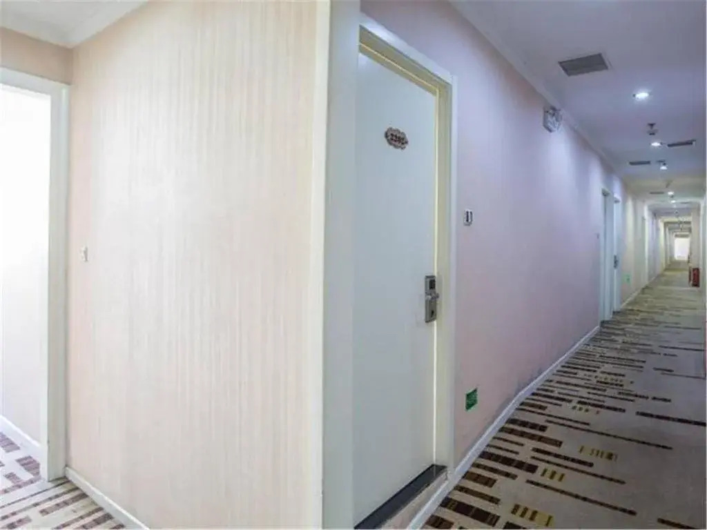 Shenggao Hotel Caoqiao Subway Station