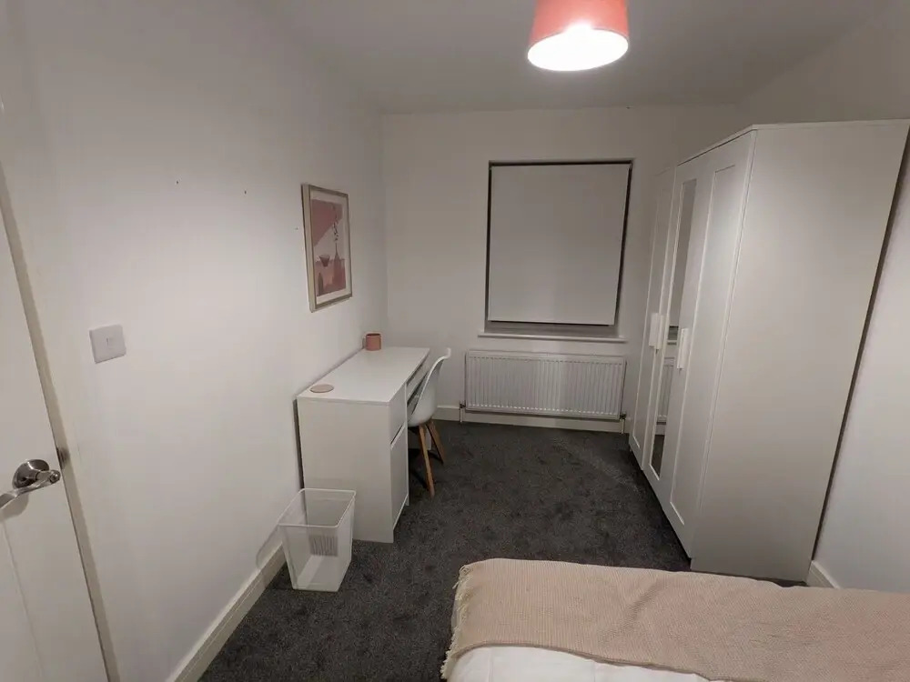 Beautiful and Spacious 4 Bedroom Home Armley Leeds