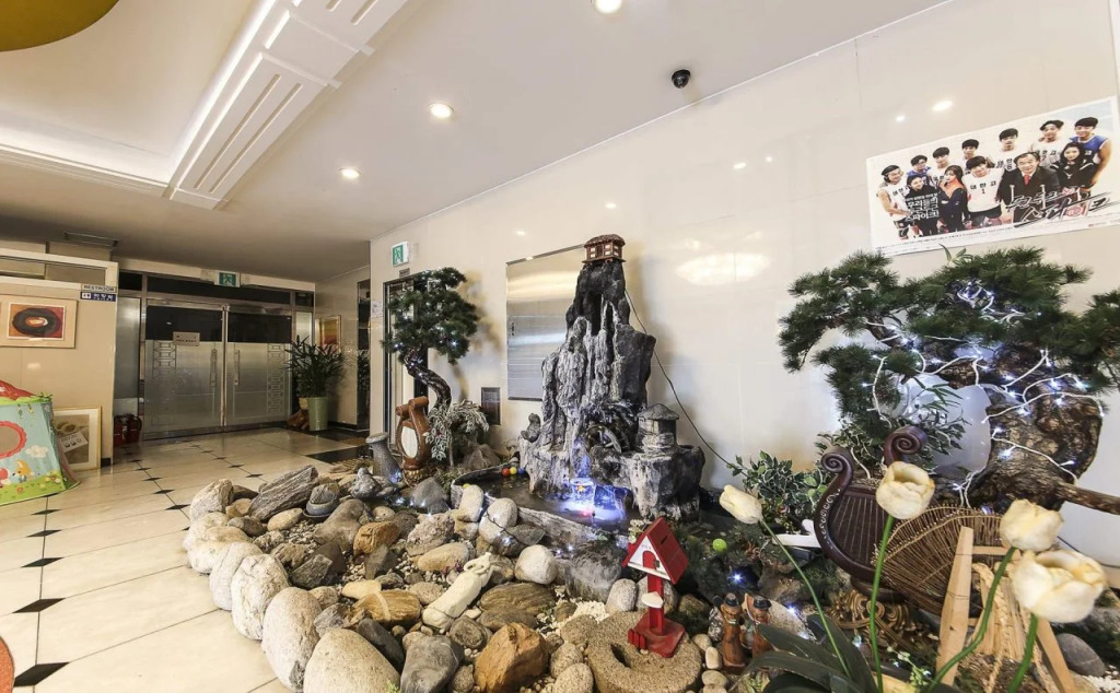 Jes Hot Spring Hotel