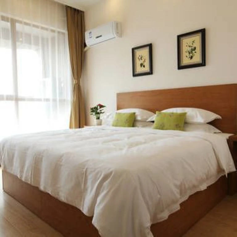 Haining Ruiqi Hotel
