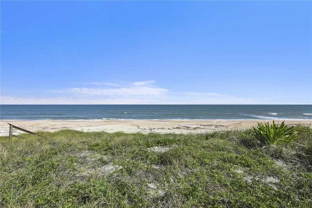 Coastal Charm, 2 Bedrooms, Ocean Front, Sleeps 6