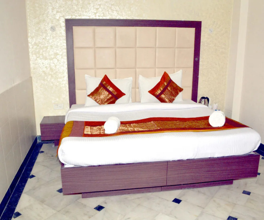 Optimum Sheela Inn @ Taj