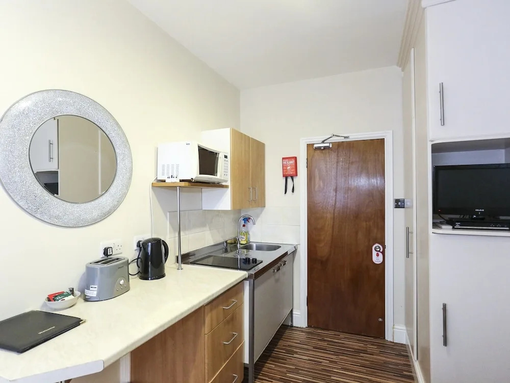 Aviva Guest House