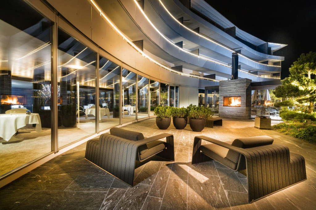 7132 Hotel