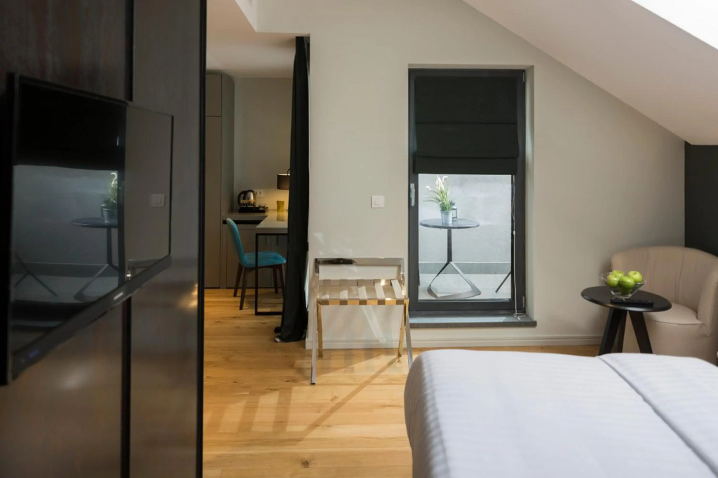 Livris Hotel