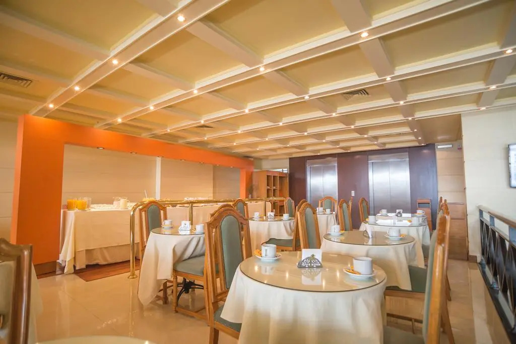 Hotel Versailles