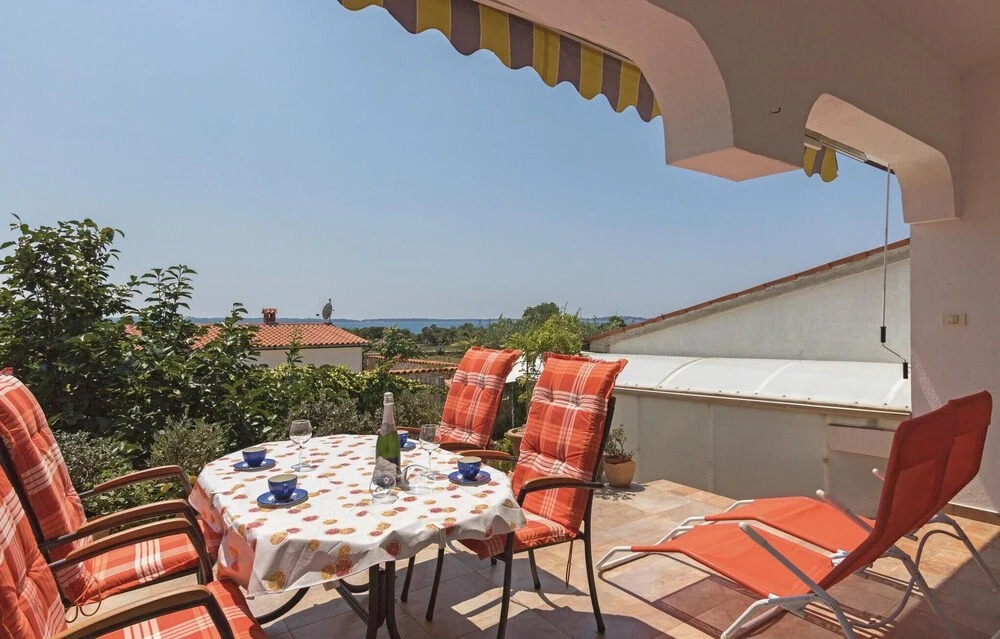 Four-Bedroom Holiday Home In Vodnjan