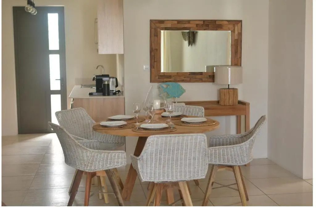 West Wood Holiday Apartment, C6 - Flic en Flac with pool at a quiet location, beautifully decorated and close to the beach