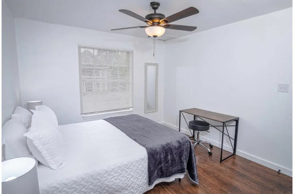 Explore Pearl 2br/2ba Near DT and Riverwalk