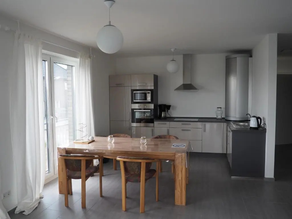 Apartment by Janzen
