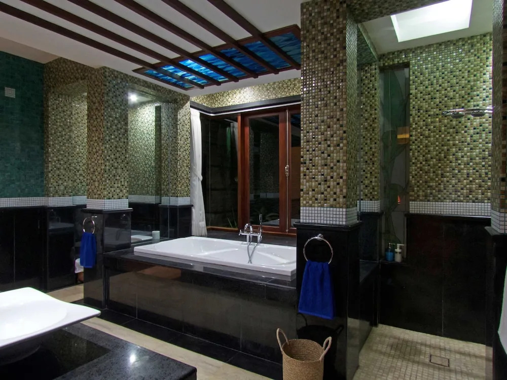 Dynasty Estate
