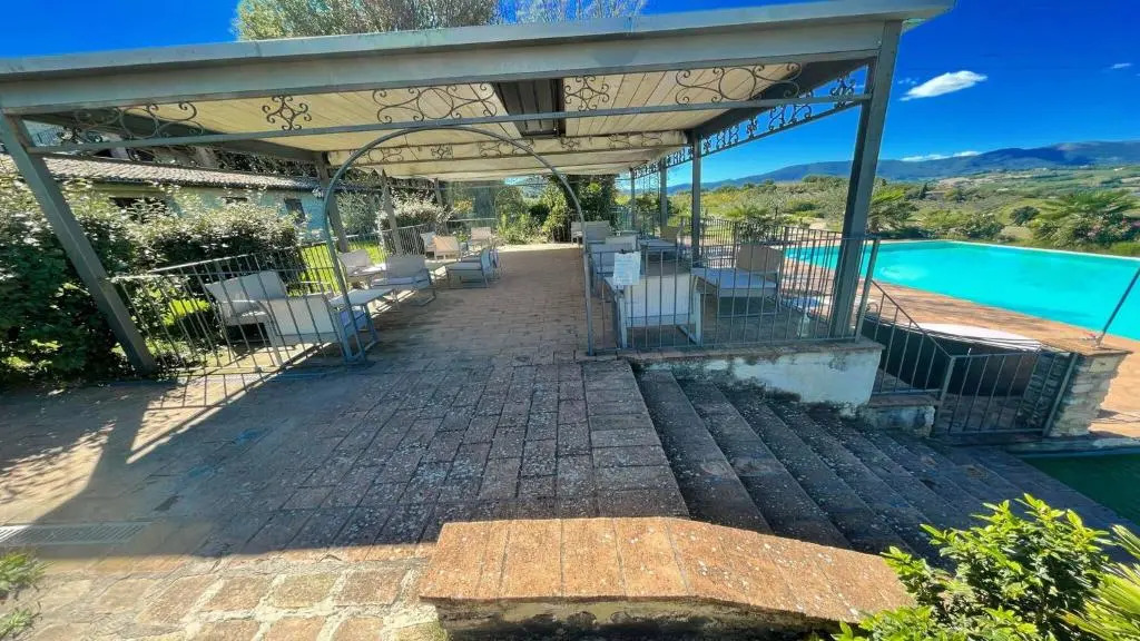 Spoleto Poolside Slps 20, one Hour to Rome, Fabulous Gardens, Bbq Area, Pool