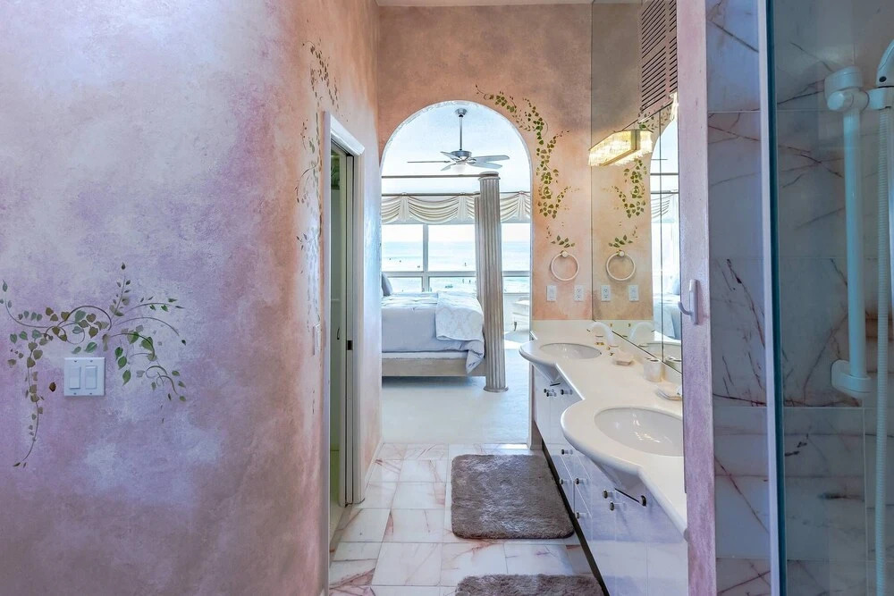 Siesta Breakers Penthouse on the Beach