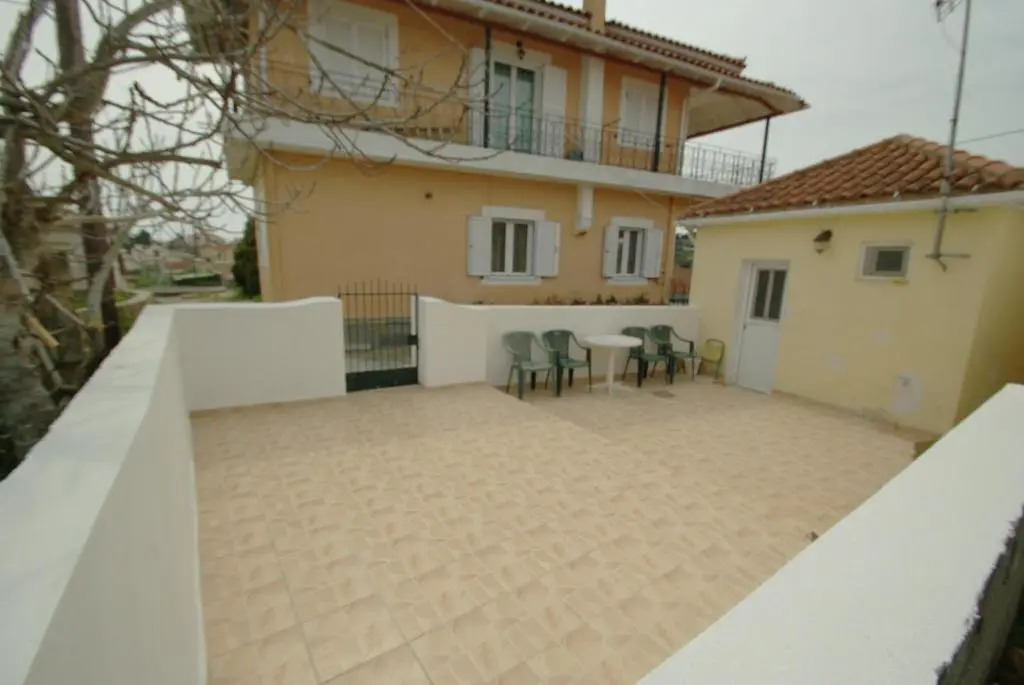 Antonis Traditional House