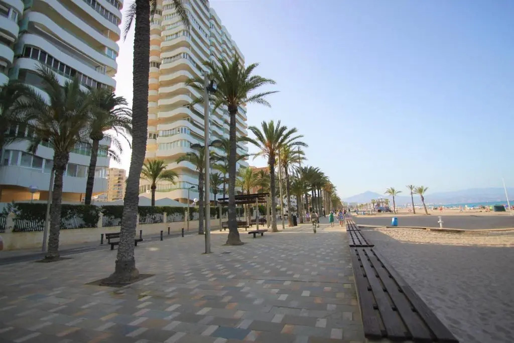 Lotelito Escucha Y Disfruta Del Mar En 1º Línea San Juan Playa