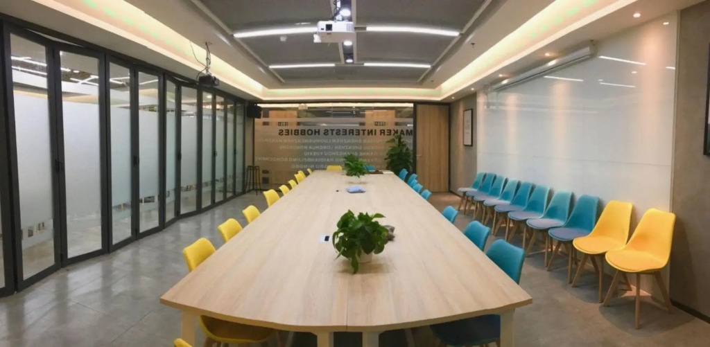 May Yunshe Hotel (Zhumadian High-speed Railway West Station)