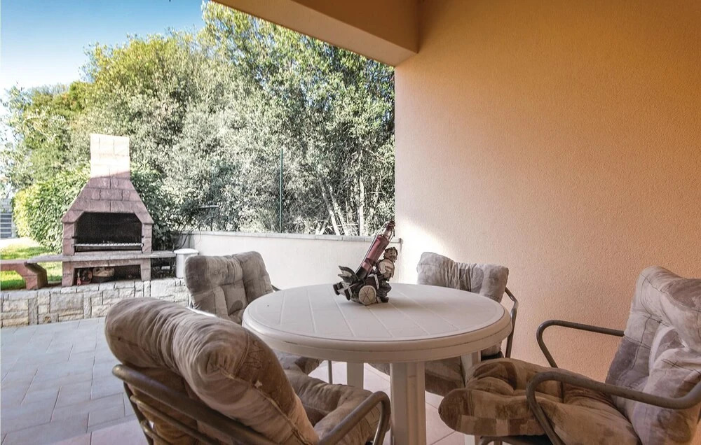 1 Bedroom Lovely Home In Pula