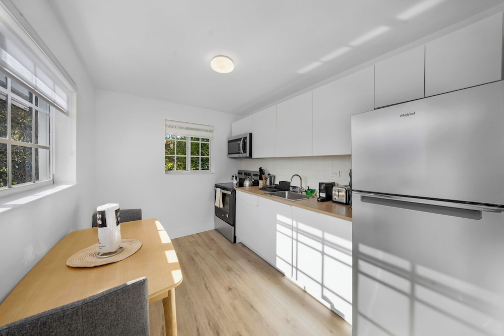 Miami Retreat 1-BD - Parking and Gym