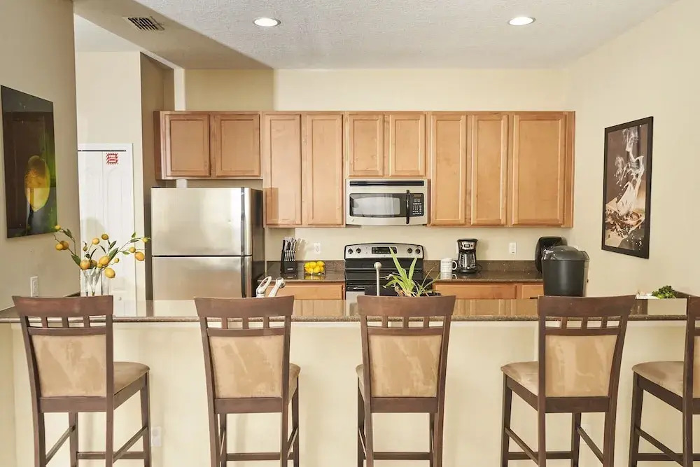 Stunning Townhome With Private Pool Close to Disney by Redawning