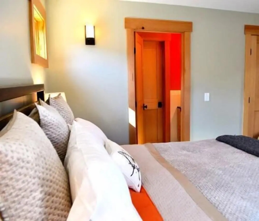 River House Downstream 3 Bedroom Holiday Home By Pinon Vacation Rentals