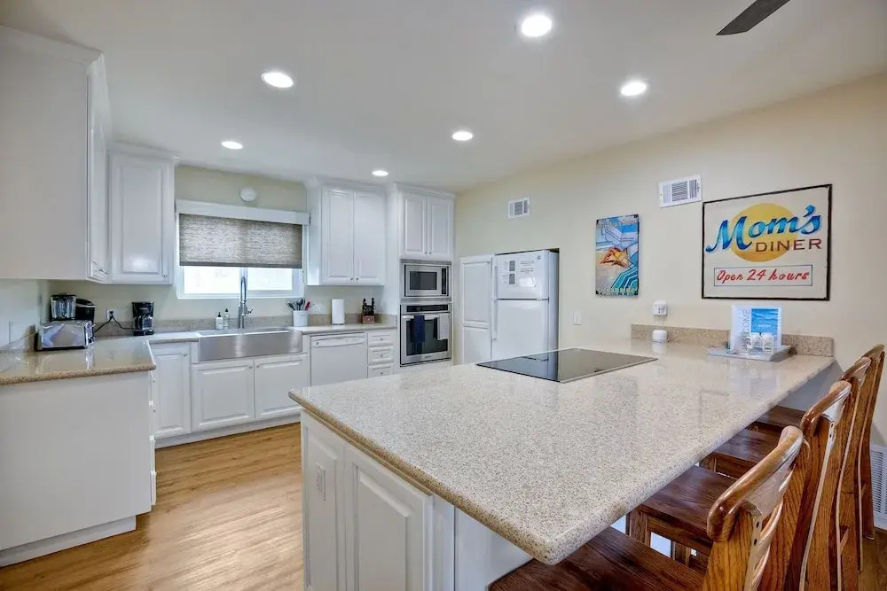 1745 S Pacific