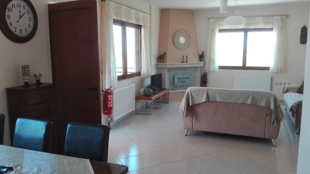 Villa Stefanos, Sea View, Private Pool, Near Sea