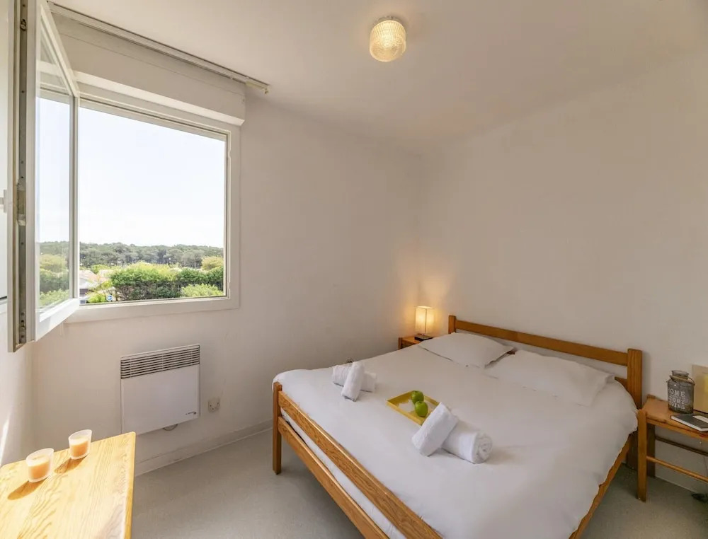 3 BED Apartment With Garden