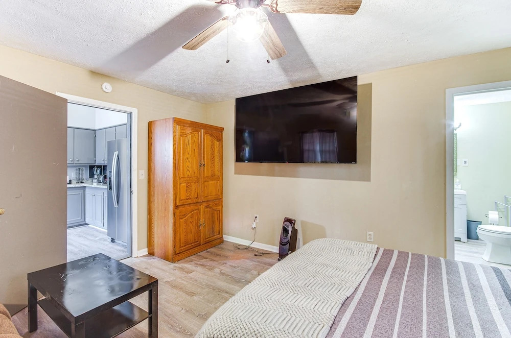 Cozy Vicksburg Home w/ Patio ~ 1 Mi to Riverfront!