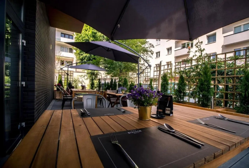 Bulvar Hotel