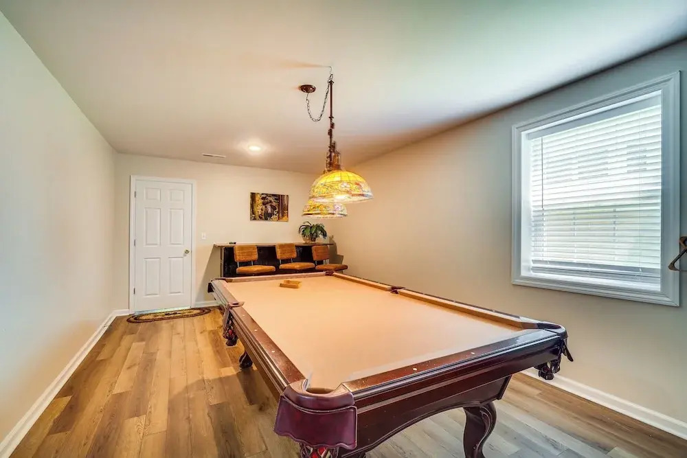 Pigeon Forge Home w/ Screened Porch, 3 Mi to Town!