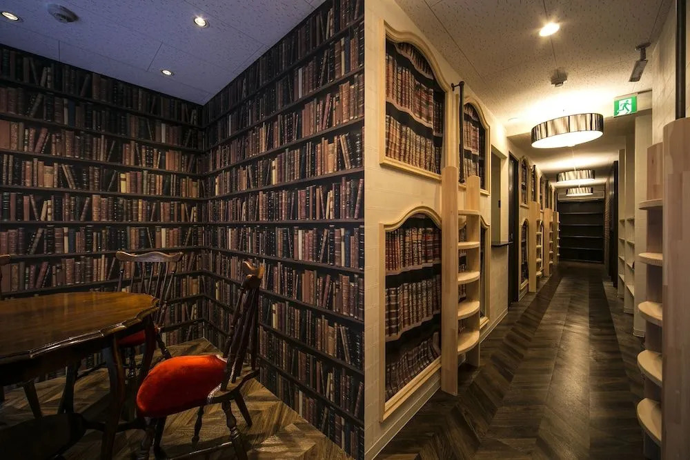 The Wardrobe Hostel Libreria