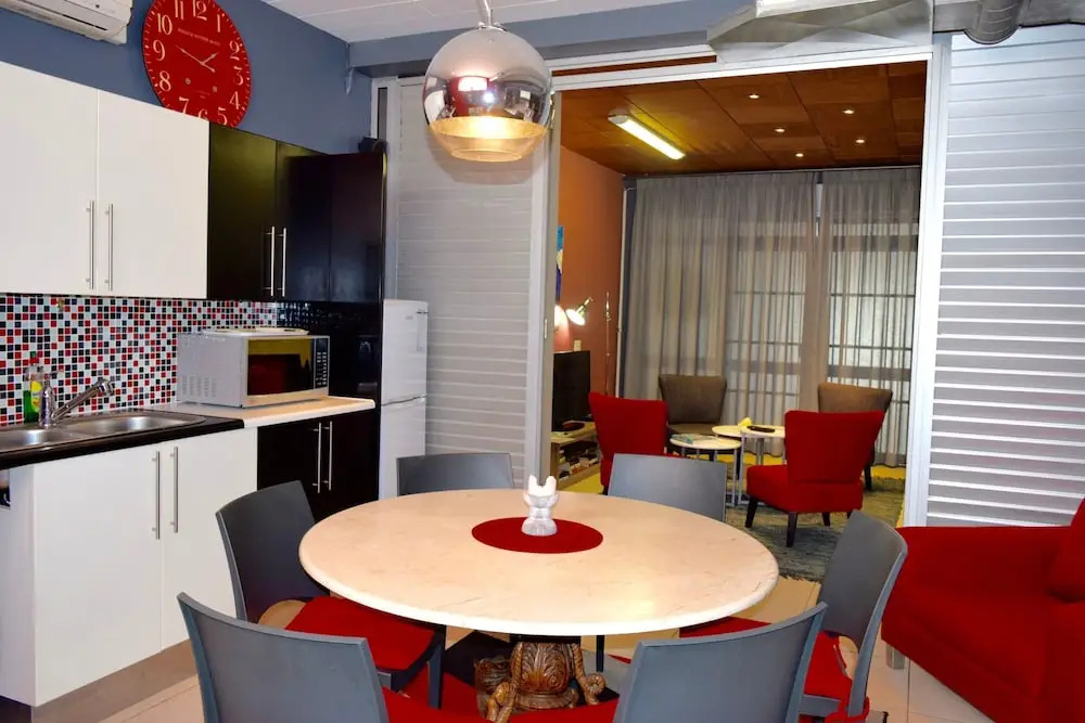 Modern 3 Bedroom Apartment in Central Cape Town