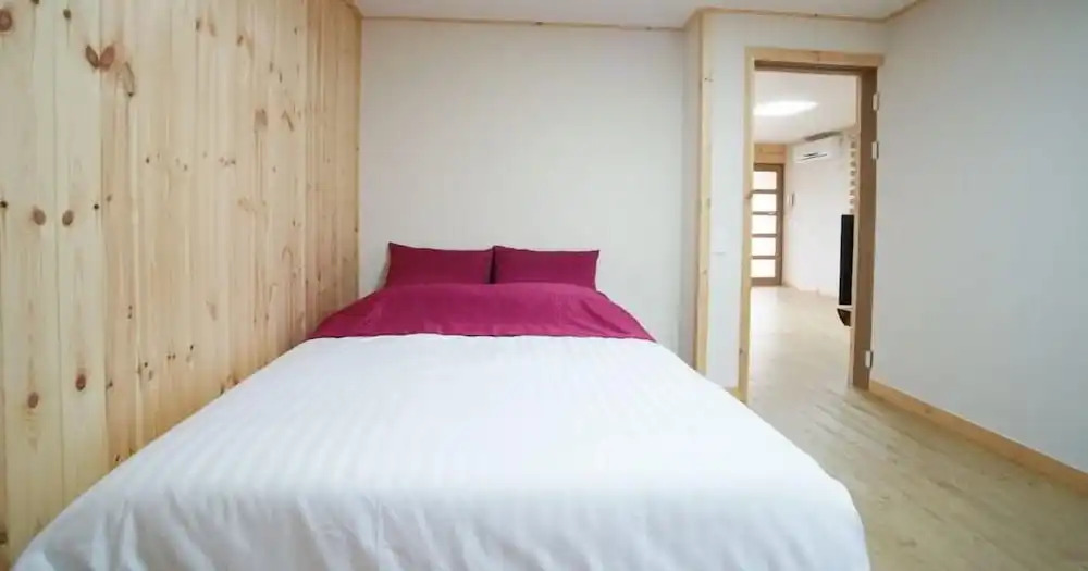 Gotjawal Geomunoreum Pension