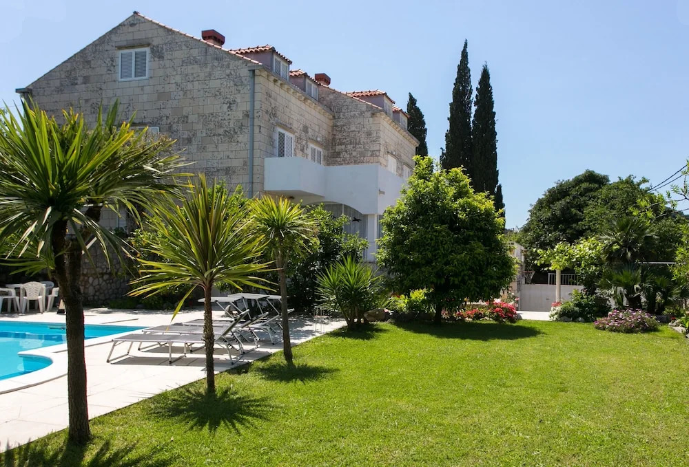 Villa Patricija, Zaton Dubrovnik