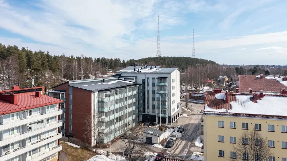 1BR Apt with Sauna - Balcony - Parking