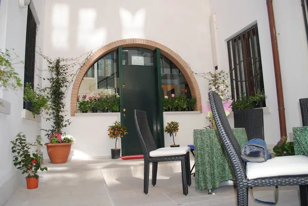 Acca Hotel