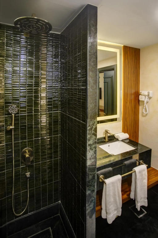 Bratus Hotel