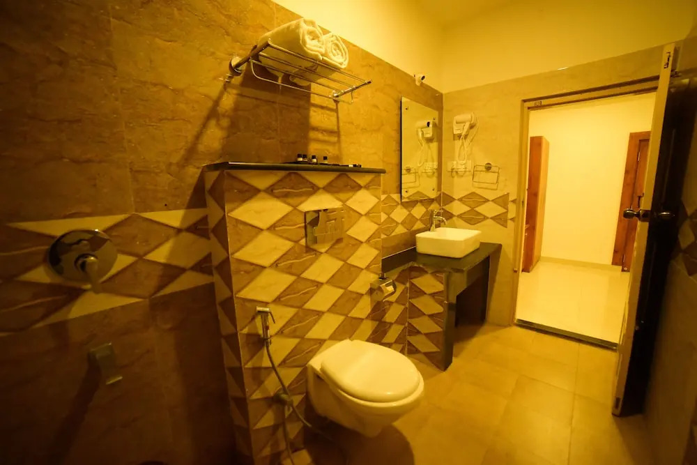Castle Continental Premium Hotel