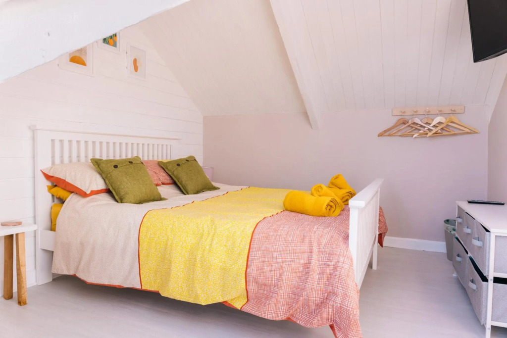 The Mexico Inn, Flat Two