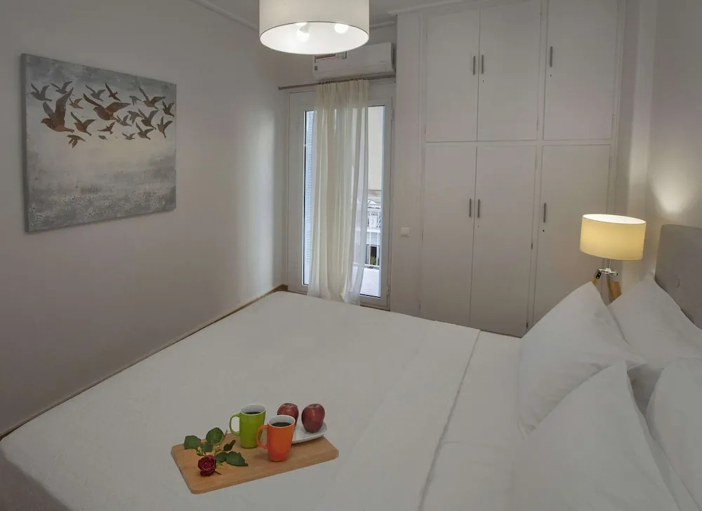 Modern Apartment close to Acropolis Museum by GHH