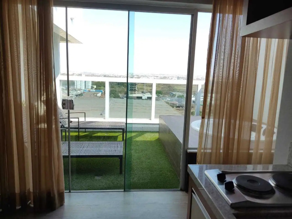 Jade Hotel