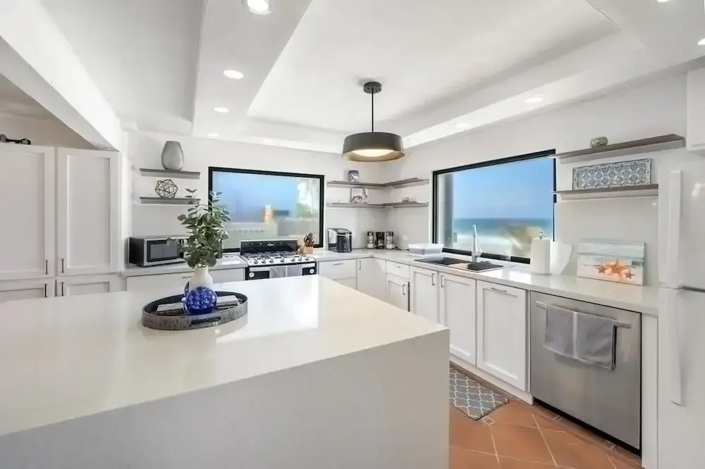 4 BR Kikita Beach Villa Oceanfront w Pool