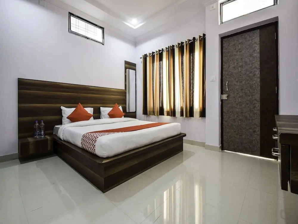 Yash Palace By OYO Rooms