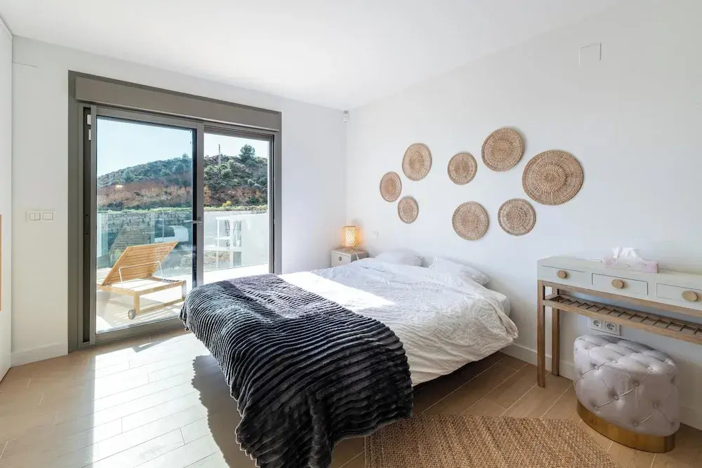 Inviting 3-bed House in Mijas