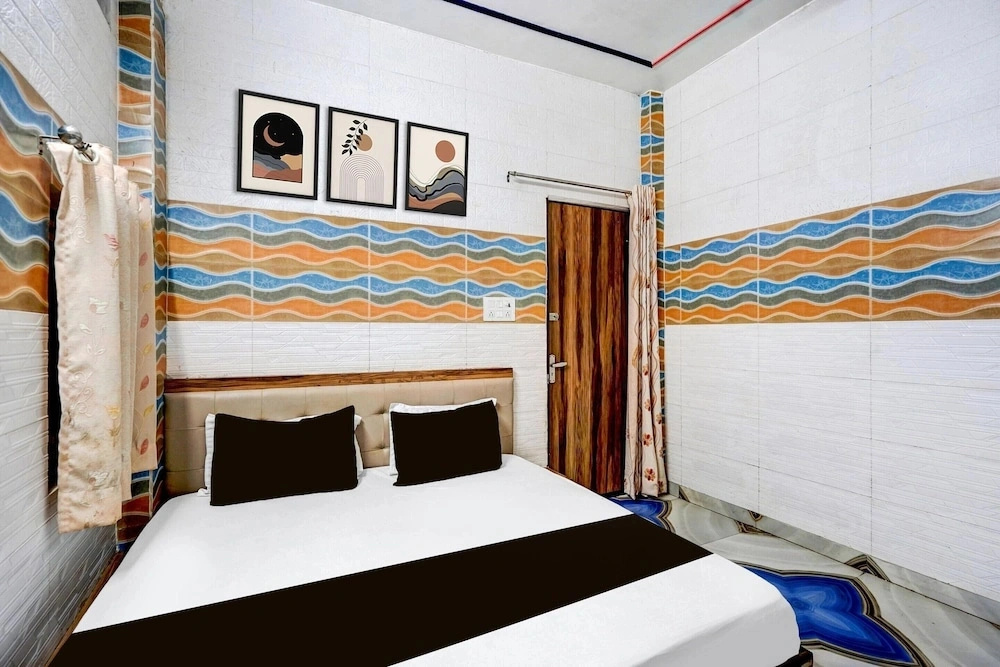 Deluxe Super Hotel O Mahadev